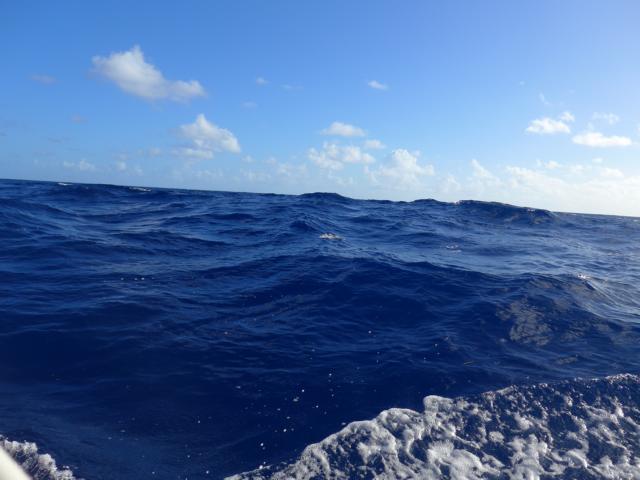 150224-A01 Atlantikwellen zwischen Guadelupe und Antigua